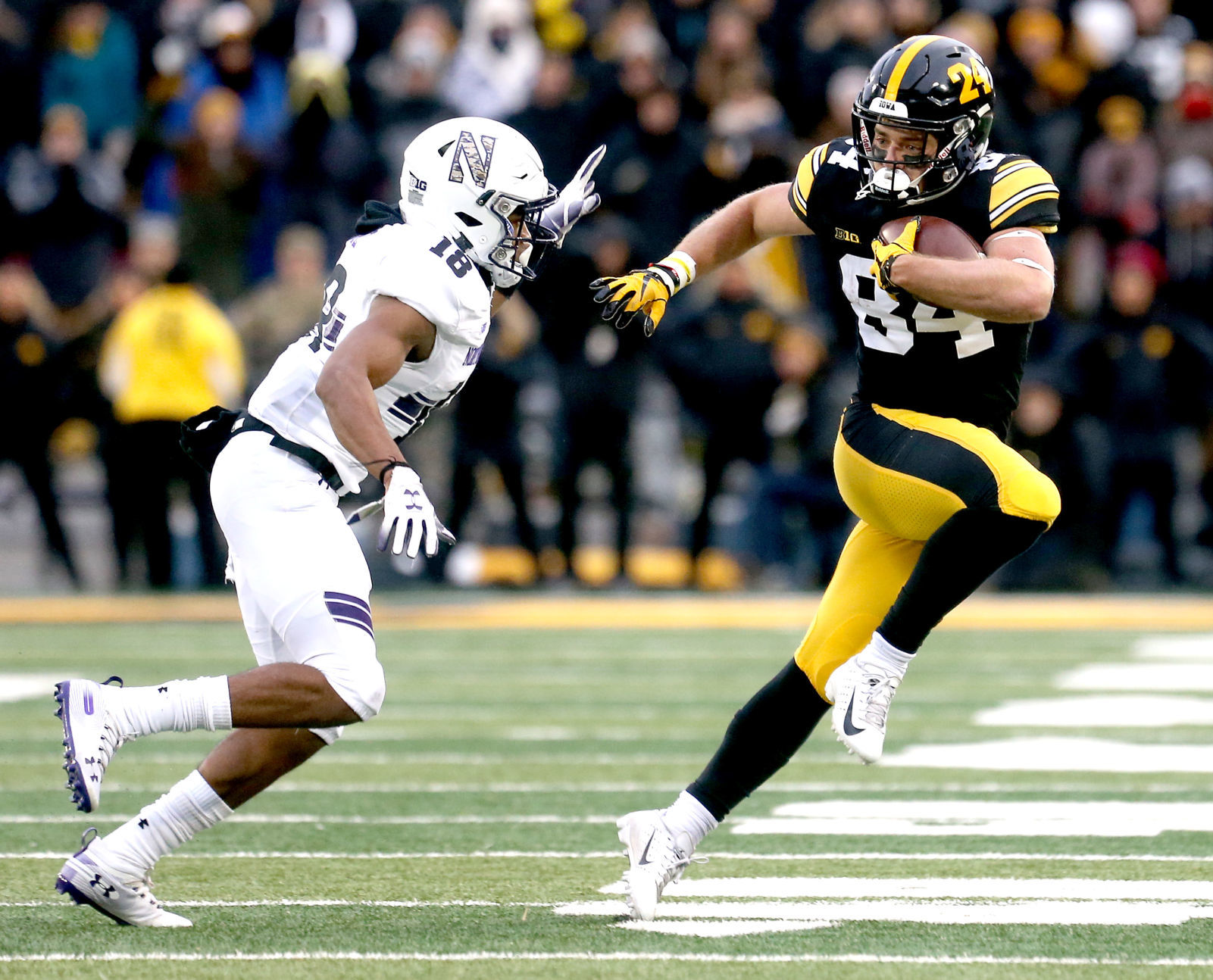 111018-Iowa-Football-004